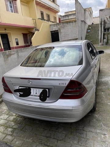 Mercedes-Benz 220 Diesel Automatique 2001 à Tanger