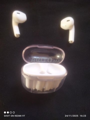 Écouteurs Bluetooth en bon état, 4 heures d'autonomie