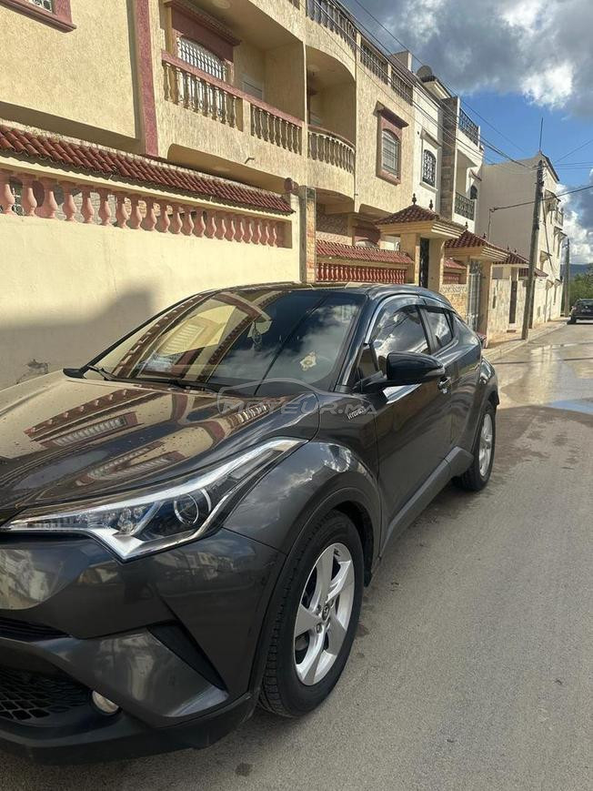 TOYOTA CHR hybride 
