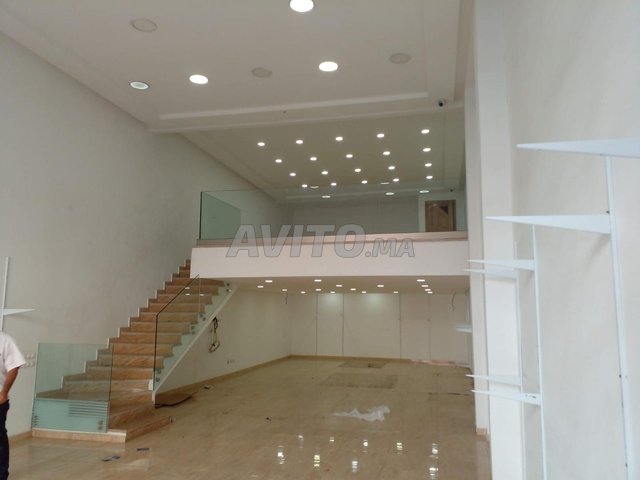 MAGASIN 200M2 À LOUER QUARTIER LES HÔPITAUX