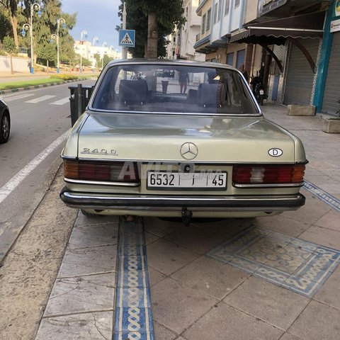 MERCEDES W123 (240)