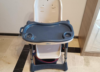 كرسي للأطفال كالجديد