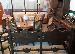 أثاث أنتيك مستورد من سويسرا للبيع بالجملة