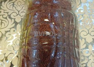 زعفران للبيع.