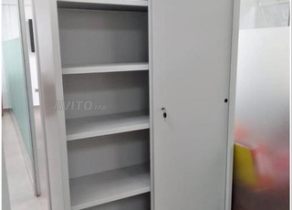 Armoire métallique haute à deux portes battantes