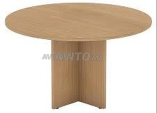 Table de réunion pratique design en bois