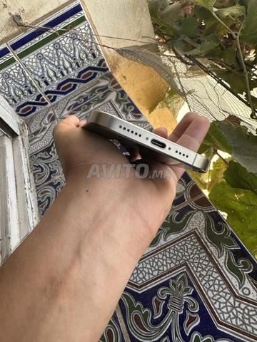 iPhone 15 pro max 256 en parfait état - 2