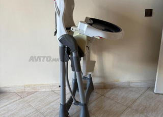 كرسي مرتفع قابل للتعديل للأطفال