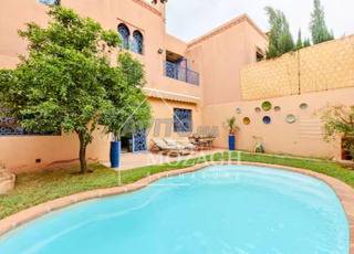 Belle villa avec piscine privée sur résidence