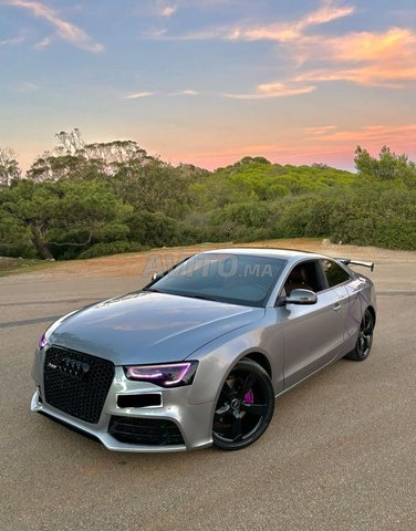 Audi A5 Essence Automatique 2010 à Tanger