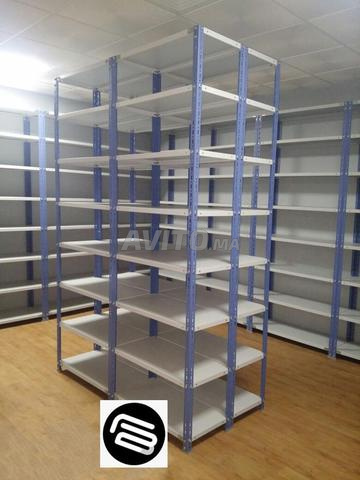 Étagères métalliques résistantes à la rouille avec serrures sécurisées