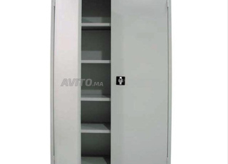 Armoire métallique haute à deux portes battantes