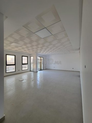 مكتب مثالي للاستثمار 61م