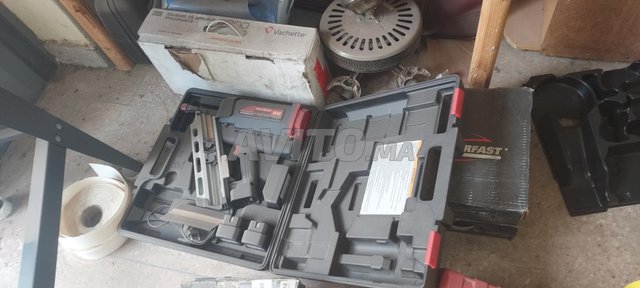 cloueur professionnel MAX avec clous 70mm