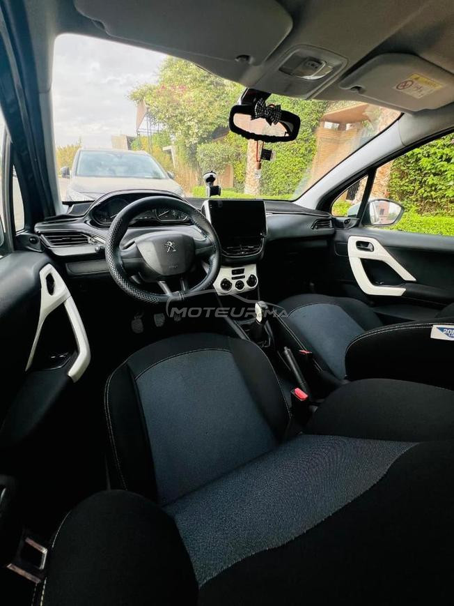 Peugeot 208 essence 2017 
