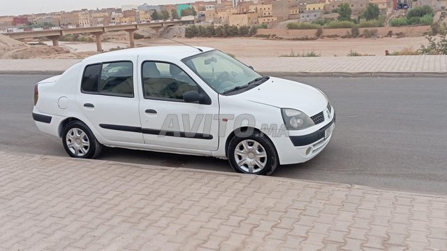 Voiture en bon état Renault Clio
