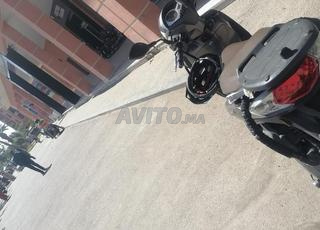 سكوتر SYM 125 بلاكة سخيرة