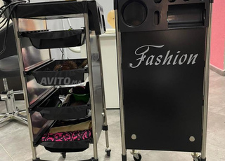 2 عربات تصفيف الشعر للبيع