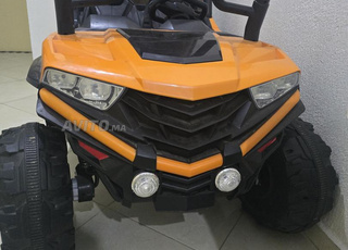 سيارة كهربائية