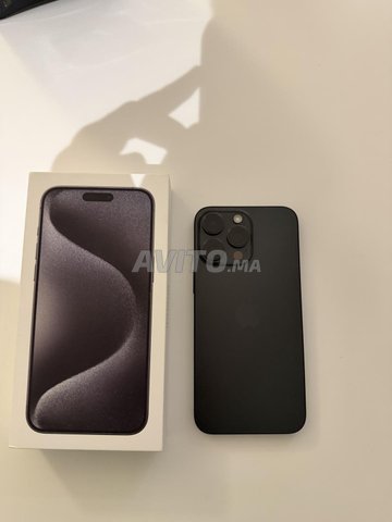 iPhone 15 Pro Max 256gb أسود بحالة ممتازة