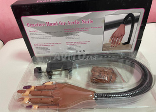 Main pour apprendre faux onlges et gel