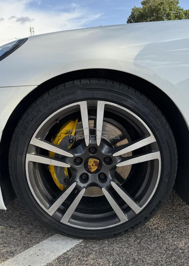 Porsche Panamera (finition carbon)