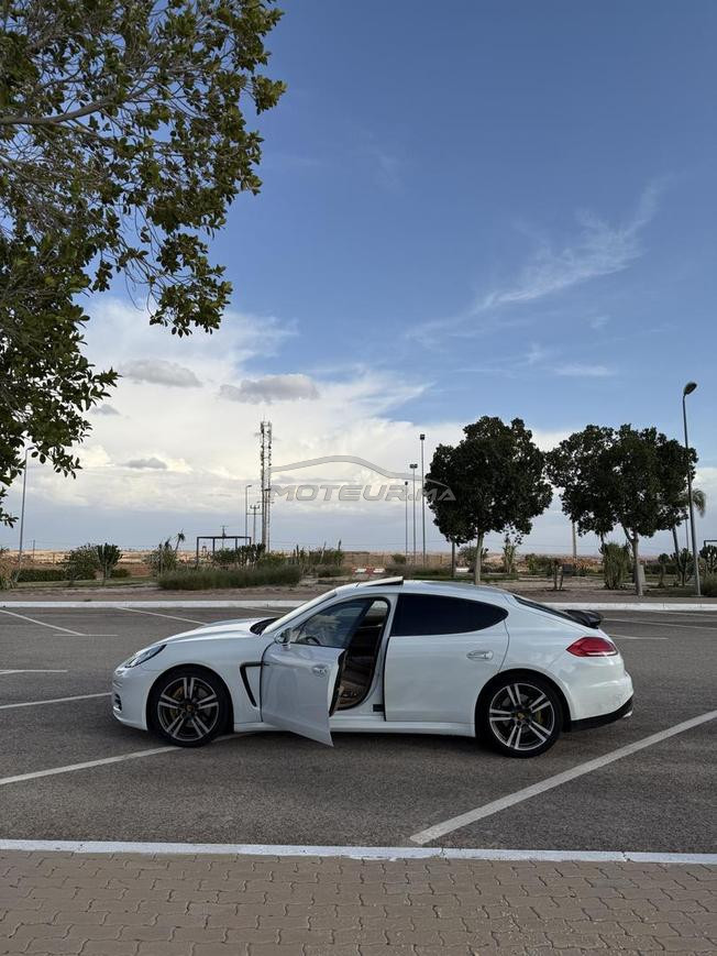 Porsche Panamera (finition carbon)