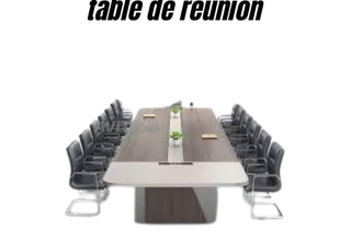 طاولة اجتماعات