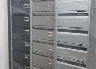 armoire a clapets en métallique disponiblle