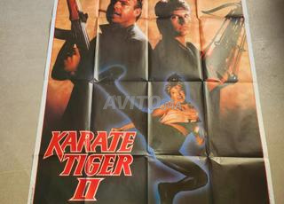 ملصقات سينمائية 100 درهم للواحدة