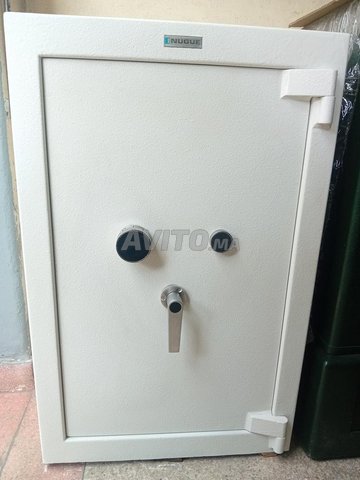 خزنة فولاذية مستعملة بحالة جيدة France