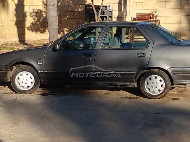 Renault16