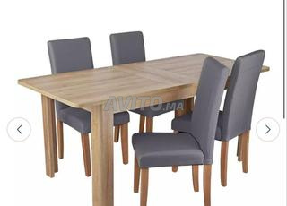 Table à manger avec 6 chaises – Élégance