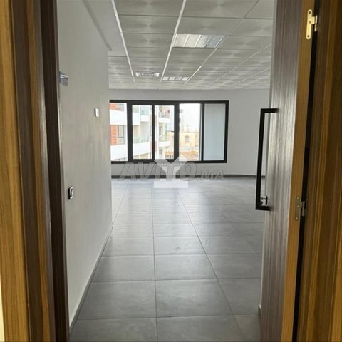 158854-مكتب للإيجار بـ 18000 درهم في Hopitaux