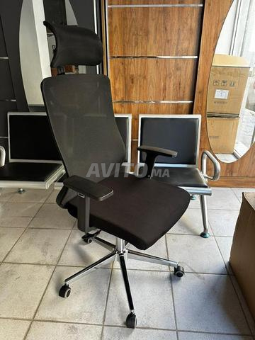 Chaise de bureau en maille avec appui-tête réglable et mouvement fluide