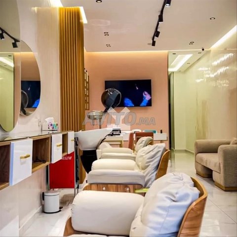 160371-بيع محل في الدار البيضاء فال فلوري بمساحة 124