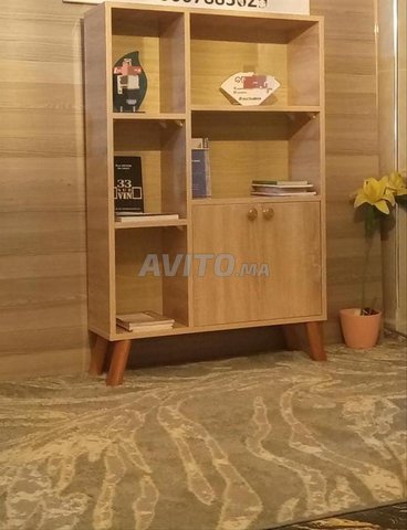 Bibliothèque en bois d'excellente qualité