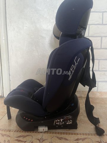 مقعد سيارة كالجديد