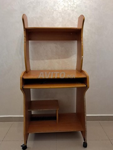 طاولة للحاسوب الشخصي