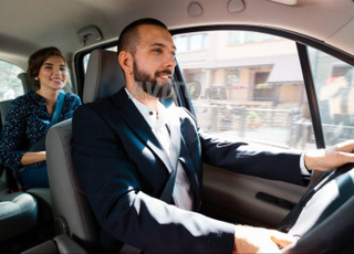 سائق خاص محترف رهن إشارتكم