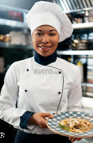 Femme de ménage et nounou et la cuisine