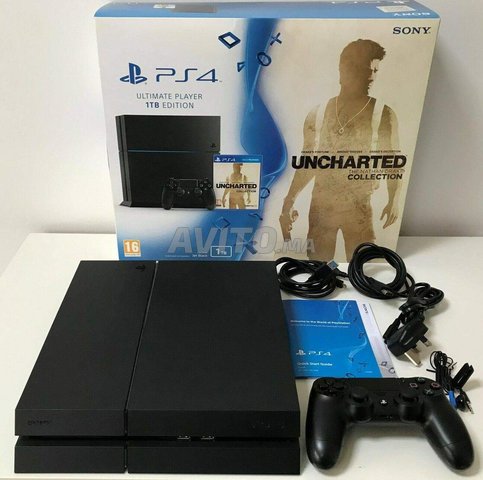 Ps4 slim bon état avec jeux