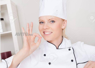 عاملة منزلية ومربية أطفال والطبخ