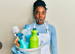 عاملة منزل و مربية و الطبخ