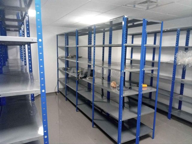 رفوف معدنية للتخزين صلبة وقابلة للتعديل
