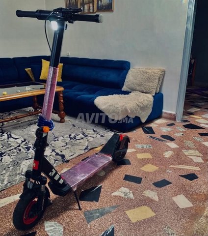 سكوتر كهربائي eSR2 🇮🇹 بحالة جيدة