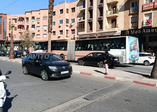 Local commercial à louer, Avenue Allal El Fassi, rue principale