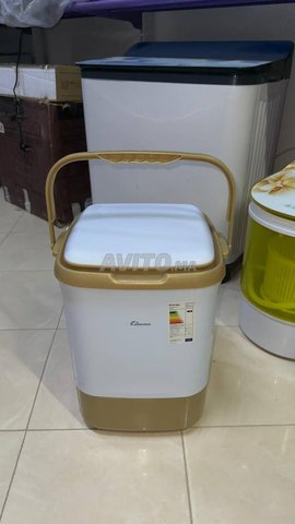 ماكينة صابون صغيرة