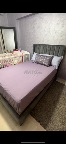 Lit neuf avec coffre de rangement et matelas