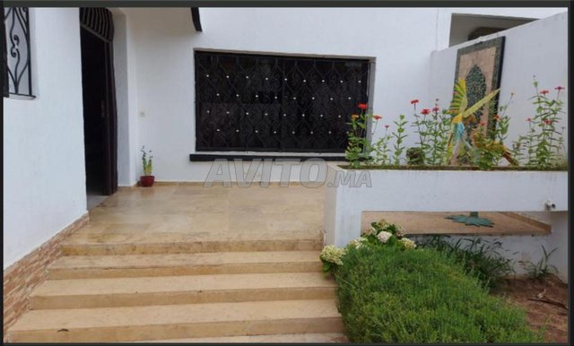 فيلا للبيع أفياسيون